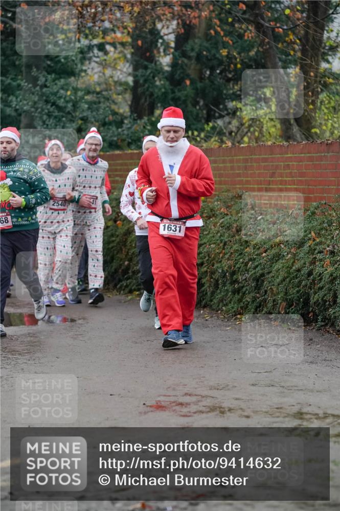 07.12.2025 - St. Pauli X-Mass-Run No. 15 Michael Burmester http://msf.ph/oto/9414632 07.12.2025 10:05:12 Laufen 68, 2540, 1631 meine-sportfotos.de