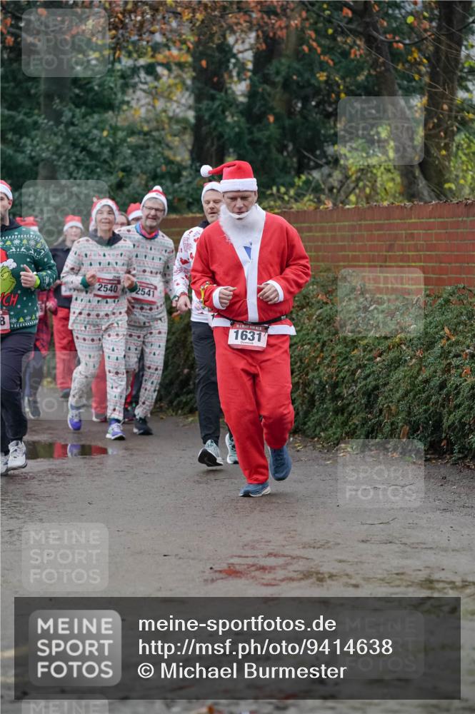07.12.2025 - St. Pauli X-Mass-Run No. 15 Michael Burmester http://msf.ph/oto/9414638 07.12.2025 10:05:12 Laufen 2540, 2541, 15, 1631 meine-sportfotos.de