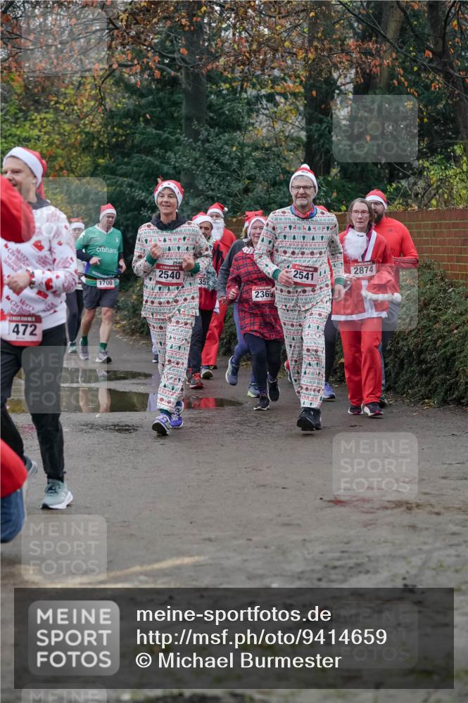 07.12.2025 - St. Pauli X-Mass-Run No. 15 Michael Burmester http://msf.ph/oto/9414659 07.12.2025 10:05:14 Laufen 472, 1700, 2540, 2540, 2541, 2874, 35, 2369 meine-sportfotos.de