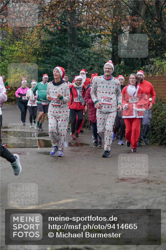 07.12.2025 - St. Pauli X-Mass-Run No. 15 Michael Burmester http://msf.ph/oto/9414665 07.12.2025 10:05:14 Laufen 435, 2541, 2874, 1700, 2540, 165, 1696 meine-sportfotos.de