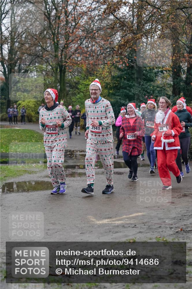 07.12.2025 - St. Pauli X-Mass-Run No. 15 Michael Burmester http://msf.ph/oto/9414686 07.12.2025 10:05:16 Laufen 2540, 2540, 2541, 2369, 4388, 28 meine-sportfotos.de