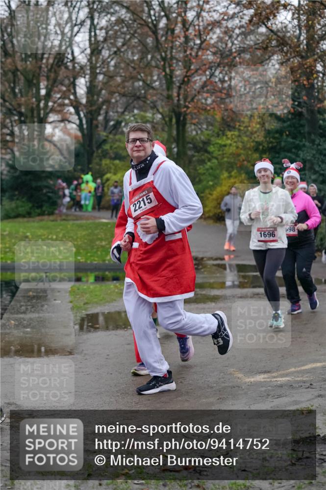 07.12.2025 - St. Pauli X-Mass-Run No. 15 Michael Burmester http://msf.ph/oto/9414752 07.12.2025 10:05:21 Laufen 15, 2215, 1696, 698 meine-sportfotos.de