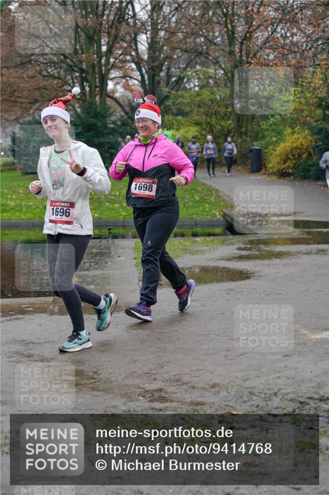 07.12.2025 - St. Pauli X-Mass-Run No. 15 Michael Burmester http://msf.ph/oto/9414768 07.12.2025 10:05:23 Laufen 15, 1696, 1698 meine-sportfotos.de