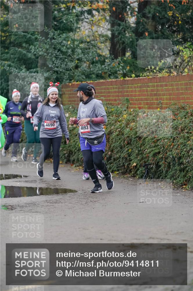 07.12.2025 - St. Pauli X-Mass-Run No. 15 Michael Burmester http://msf.ph/oto/9414811 07.12.2025 10:05:36 Laufen 2648, 4690, 4693 meine-sportfotos.de