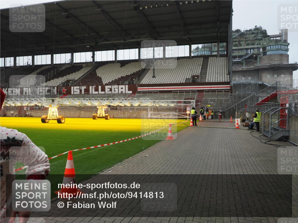 07.12.2025 - St. Pauli X-Mass-Run No. 15 Fabian Wolf http://msf.ph/oto/9414813 07.12.2025 11:23:50 Ziel 593, 2387, 2389, 2409, 3071, 3190, 3191 meine-sportfotos.de