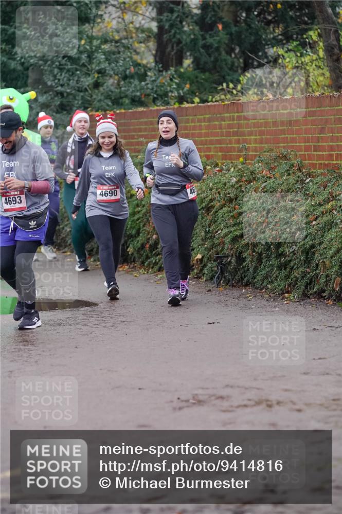 07.12.2025 - St. Pauli X-Mass-Run No. 15 Michael Burmester http://msf.ph/oto/9414816 07.12.2025 10:05:37 Laufen 4693, 4690, 46 meine-sportfotos.de