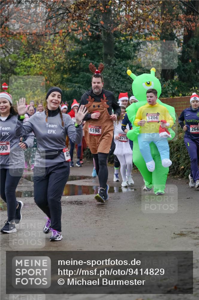 07.12.2025 - St. Pauli X-Mass-Run No. 15 Michael Burmester http://msf.ph/oto/9414829 07.12.2025 10:05:41 Laufen 590, 35, 1198, 3716, 46, 1204, 264 meine-sportfotos.de