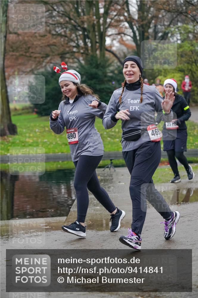 07.12.2025 - St. Pauli X-Mass-Run No. 15 Michael Burmester http://msf.ph/oto/9414841 07.12.2025 10:05:42 Laufen 690, 469, 2518 meine-sportfotos.de