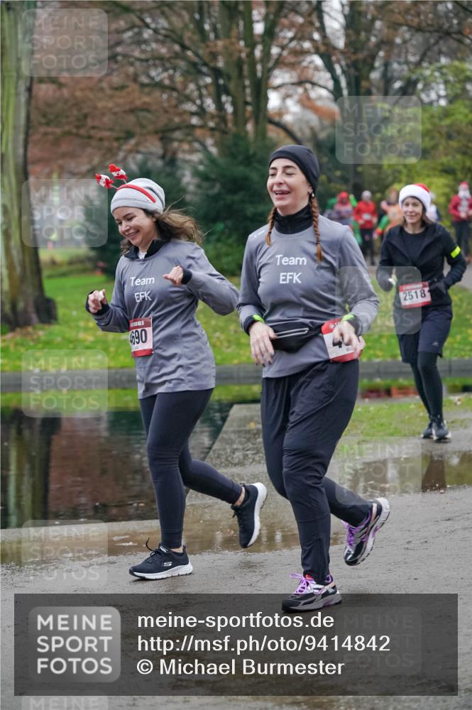07.12.2025 - St. Pauli X-Mass-Run No. 15 Michael Burmester http://msf.ph/oto/9414842 07.12.2025 10:05:42 Laufen 690, 2518 meine-sportfotos.de
