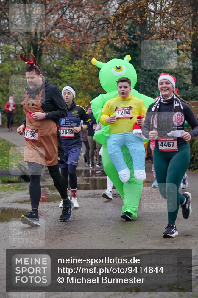 07.12.2025 - St. Pauli X-Mass-Run No. 15 Michael Burmester http://msf.ph/oto/9414844 07.12.2025 10:05:43 Laufen 1198, 2649, 5, 1204, 1910, 55, 4467 meine-sportfotos.de