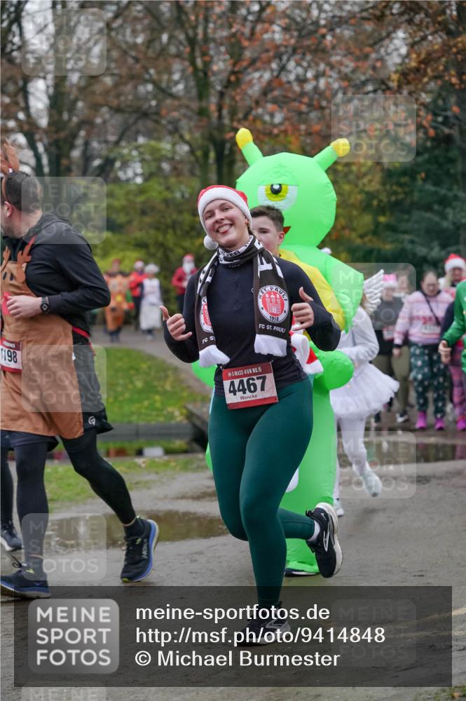 07.12.2025 - St. Pauli X-Mass-Run No. 15 Michael Burmester http://msf.ph/oto/9414848 07.12.2025 10:05:43 Laufen 1198, 1910, 15, 4467 meine-sportfotos.de