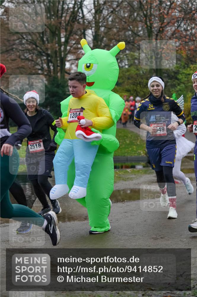 07.12.2025 - St. Pauli X-Mass-Run No. 15 Michael Burmester http://msf.ph/oto/9414852 07.12.2025 10:05:44 Laufen 2518, 5, 1204, 24, 49, 2 meine-sportfotos.de