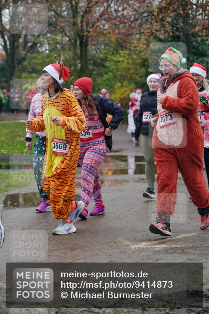 07.12.2025 - St. Pauli X-Mass-Run No. 15 Michael Burmester http://msf.ph/oto/9414873 07.12.2025 10:05:49 Laufen 3224, 15, 3669, 336, 4073 meine-sportfotos.de
