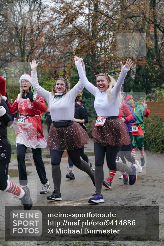 07.12.2025 - St. Pauli X-Mass-Run No. 15 Michael Burmester http://msf.ph/oto/9414886 07.12.2025 10:05:51 Laufen 3721, 33, 75 meine-sportfotos.de