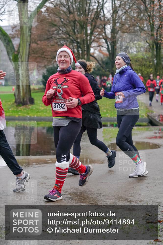 07.12.2025 - St. Pauli X-Mass-Run No. 15 Michael Burmester http://msf.ph/oto/9414894 07.12.2025 10:05:53 Laufen 15, 3792, 4037 meine-sportfotos.de