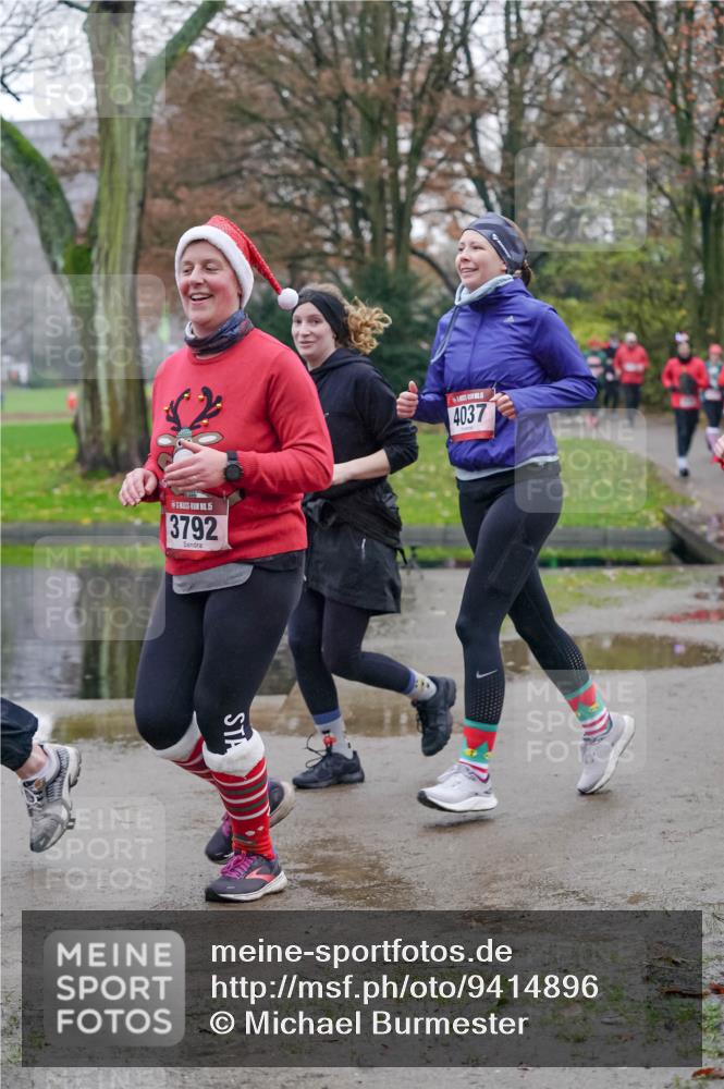 07.12.2025 - St. Pauli X-Mass-Run No. 15 Michael Burmester http://msf.ph/oto/9414896 07.12.2025 10:05:53 Laufen 15, 3792, 4037 meine-sportfotos.de