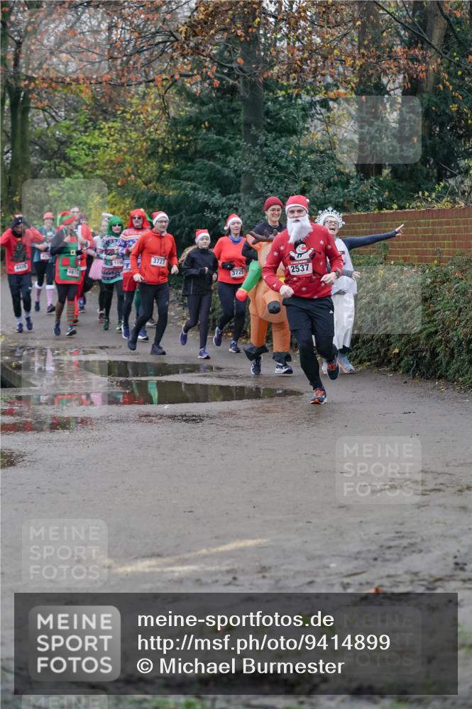 07.12.2025 - St. Pauli X-Mass-Run No. 15 Michael Burmester http://msf.ph/oto/9414899 07.12.2025 10:05:54 Laufen 6077, 1611, 3727, 3729, 2537 meine-sportfotos.de