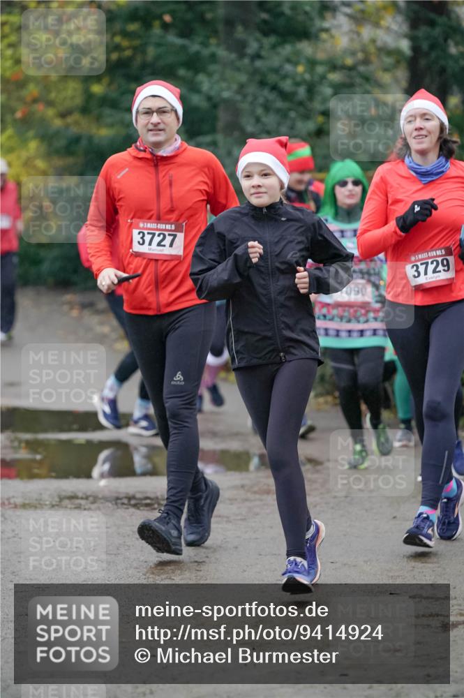 07.12.2025 - St. Pauli X-Mass-Run No. 15 Michael Burmester http://msf.ph/oto/9414924 07.12.2025 10:05:59 Laufen 5, 3727, 090, 15, 3729 meine-sportfotos.de