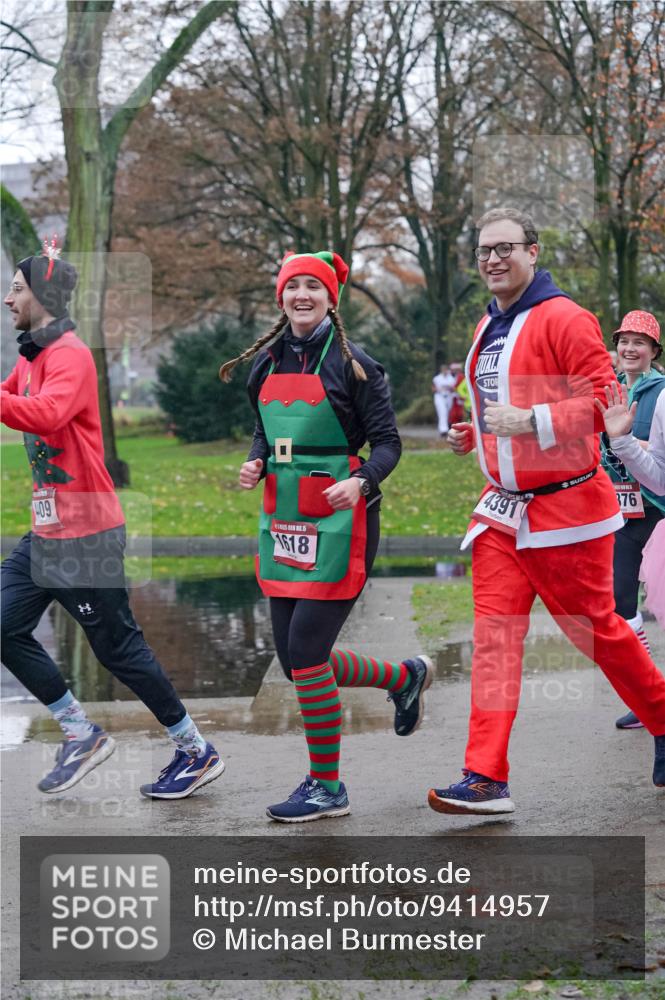 07.12.2025 - St. Pauli X-Mass-Run No. 15 Michael Burmester http://msf.ph/oto/9414957 07.12.2025 10:06:04 Laufen 09, 1618, 4391, 376 meine-sportfotos.de