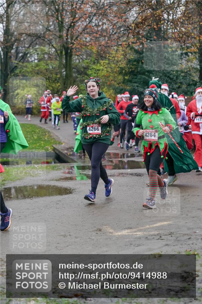 07.12.2025 - St. Pauli X-Mass-Run No. 15 Michael Burmester http://msf.ph/oto/9414988 07.12.2025 10:06:11 Laufen 4266, 4264, 447 meine-sportfotos.de