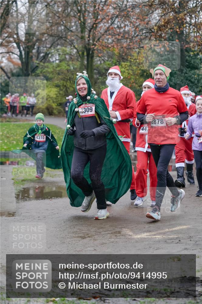 07.12.2025 - St. Pauli X-Mass-Run No. 15 Michael Burmester http://msf.ph/oto/9414995 07.12.2025 10:06:13 Laufen 4310, 309, 447, 15, 2878 meine-sportfotos.de