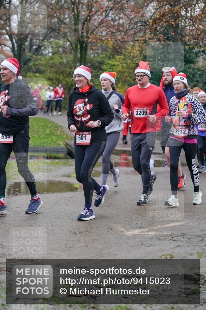 07.12.2025 - St. Pauli X-Mass-Run No. 15 Michael Burmester http://msf.ph/oto/9415023 07.12.2025 10:06:17 Laufen 594, 15, 601, 3209, 2857, 2912 meine-sportfotos.de