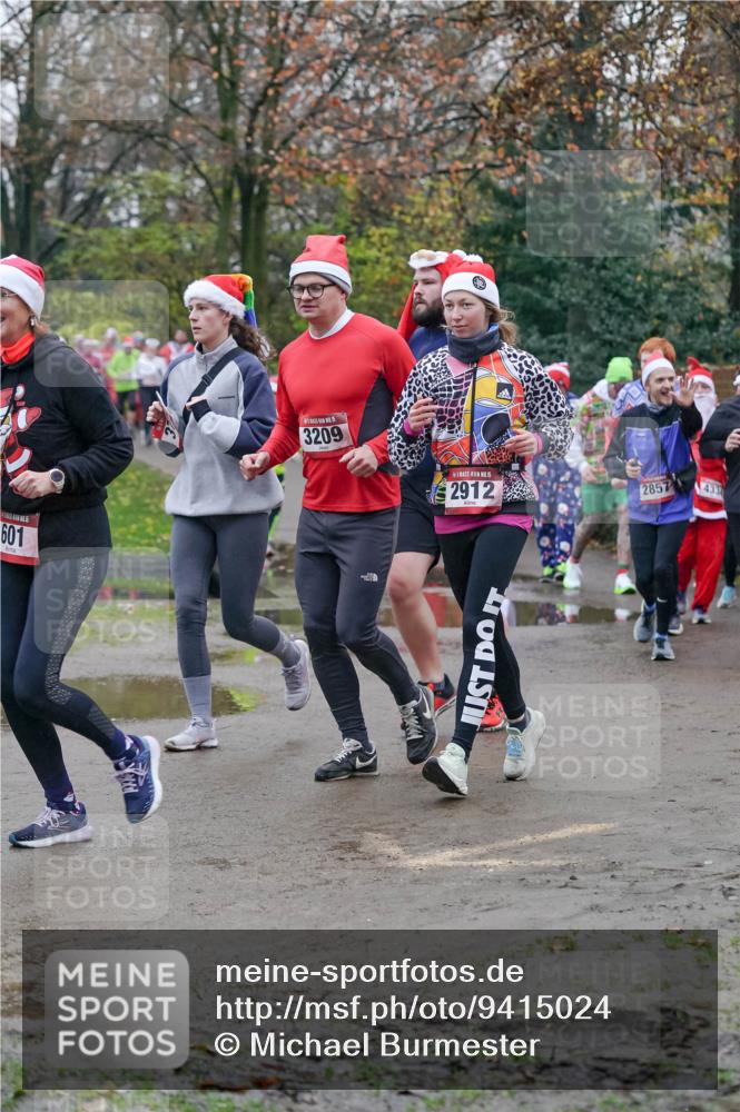 07.12.2025 - St. Pauli X-Mass-Run No. 15 Michael Burmester http://msf.ph/oto/9415024 07.12.2025 10:06:18 Laufen 601, 15, 3209, 15, 2912, 2857, 4330 meine-sportfotos.de