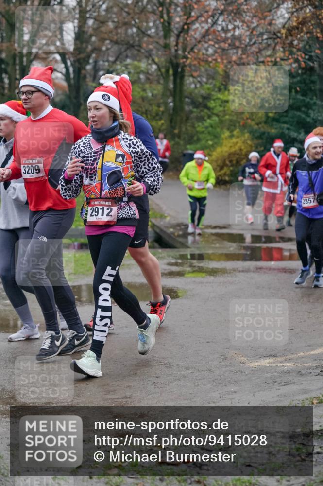 07.12.2025 - St. Pauli X-Mass-Run No. 15 Michael Burmester http://msf.ph/oto/9415028 07.12.2025 10:06:19 Laufen 3209, 2912, 2857 meine-sportfotos.de