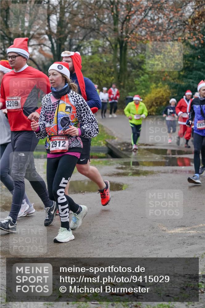 07.12.2025 - St. Pauli X-Mass-Run No. 15 Michael Burmester http://msf.ph/oto/9415029 07.12.2025 10:06:19 Laufen 3209, 15, 2912, 2857 meine-sportfotos.de