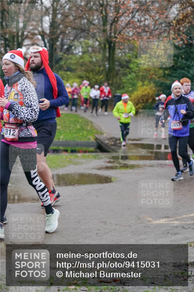 07.12.2025 - St. Pauli X-Mass-Run No. 15 Michael Burmester http://msf.ph/oto/9415031 07.12.2025 10:06:19 Laufen 912, 2857 meine-sportfotos.de