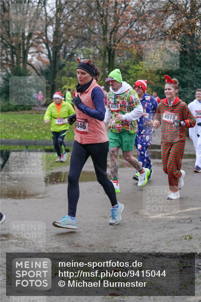 07.12.2025 - St. Pauli X-Mass-Run No. 15 Michael Burmester http://msf.ph/oto/9415044 07.12.2025 10:06:23 Laufen 503, 15, 846, 4520, 4518, 206 meine-sportfotos.de