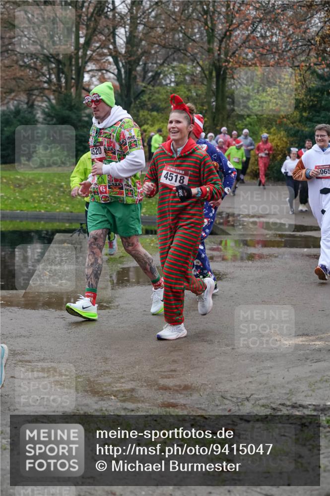 07.12.2025 - St. Pauli X-Mass-Run No. 15 Michael Burmester http://msf.ph/oto/9415047 07.12.2025 10:06:23 Laufen 4520, 15, 4518, 065 meine-sportfotos.de