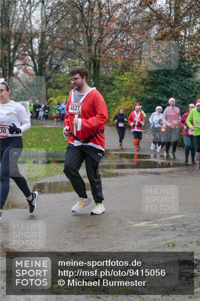 07.12.2025 - St. Pauli X-Mass-Run No. 15 Michael Burmester http://msf.ph/oto/9415056 07.12.2025 10:06:31 Laufen 30, 4527, 41 meine-sportfotos.de