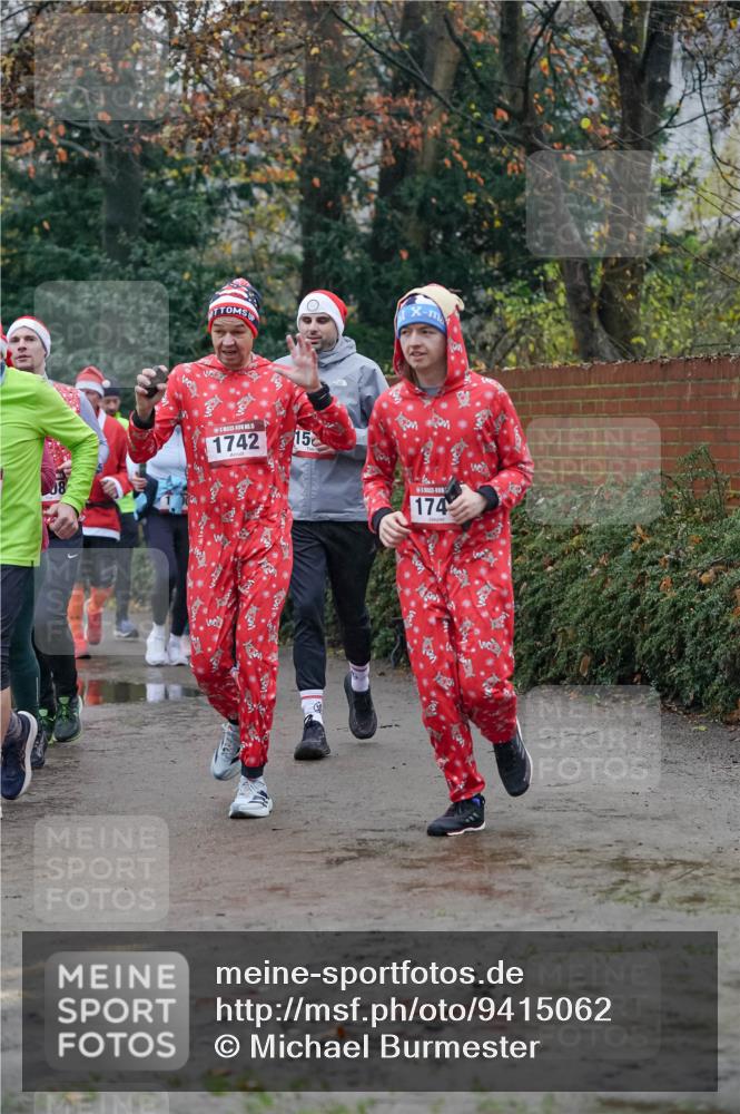 07.12.2025 - St. Pauli X-Mass-Run No. 15 Michael Burmester http://msf.ph/oto/9415062 07.12.2025 10:06:33 Laufen 5, 1742, 15, 174 meine-sportfotos.de