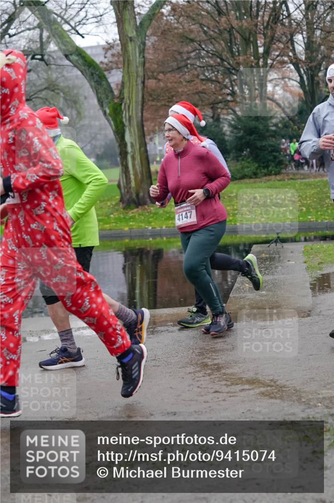 07.12.2025 - St. Pauli X-Mass-Run No. 15 Michael Burmester http://msf.ph/oto/9415074 07.12.2025 10:06:36 Laufen 4147 meine-sportfotos.de