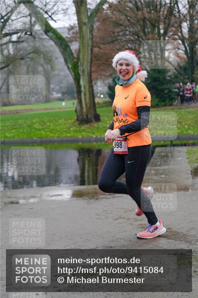 07.12.2025 - St. Pauli X-Mass-Run No. 15 Michael Burmester http://msf.ph/oto/9415084 07.12.2025 10:06:38 Laufen 15, 998 meine-sportfotos.de