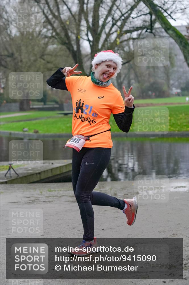07.12.2025 - St. Pauli X-Mass-Run No. 15 Michael Burmester http://msf.ph/oto/9415090 07.12.2025 10:06:39 Laufen 15, 998 meine-sportfotos.de