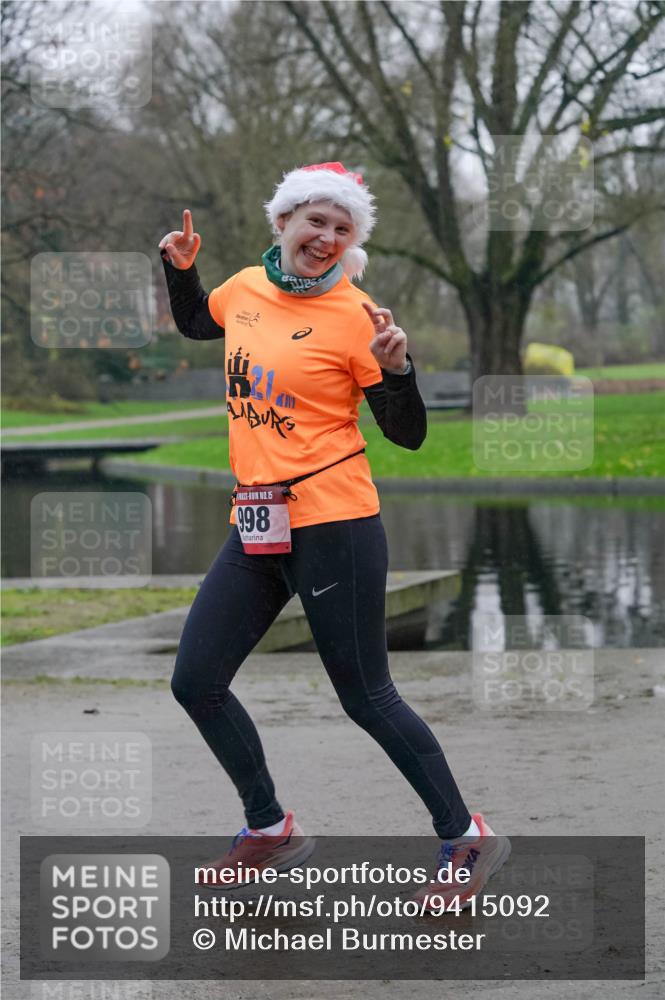 07.12.2025 - St. Pauli X-Mass-Run No. 15 Michael Burmester http://msf.ph/oto/9415092 07.12.2025 10:06:39 Laufen 15, 998 meine-sportfotos.de