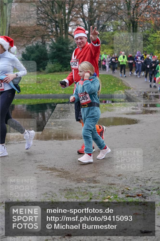 07.12.2025 - St. Pauli X-Mass-Run No. 15 Michael Burmester http://msf.ph/oto/9415093 07.12.2025 10:06:40 Laufen 2342, 15, 2345 meine-sportfotos.de