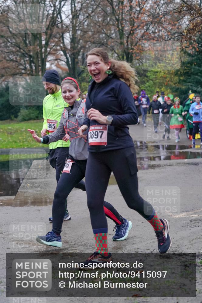 07.12.2025 - St. Pauli X-Mass-Run No. 15 Michael Burmester http://msf.ph/oto/9415097 07.12.2025 10:06:41 Laufen 1895, 3897 meine-sportfotos.de