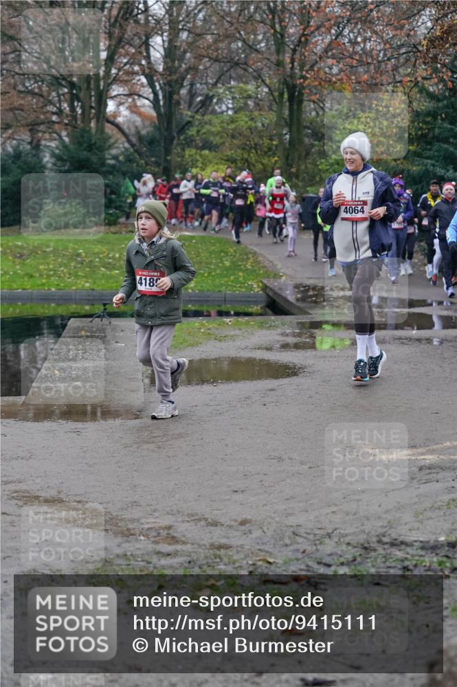 07.12.2025 - St. Pauli X-Mass-Run No. 15 Michael Burmester http://msf.ph/oto/9415111 07.12.2025 10:06:45 Laufen 4182, 4064 meine-sportfotos.de