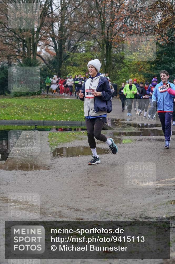 07.12.2025 - St. Pauli X-Mass-Run No. 15 Michael Burmester http://msf.ph/oto/9415113 07.12.2025 10:06:45 Laufen 4064, 1944 meine-sportfotos.de