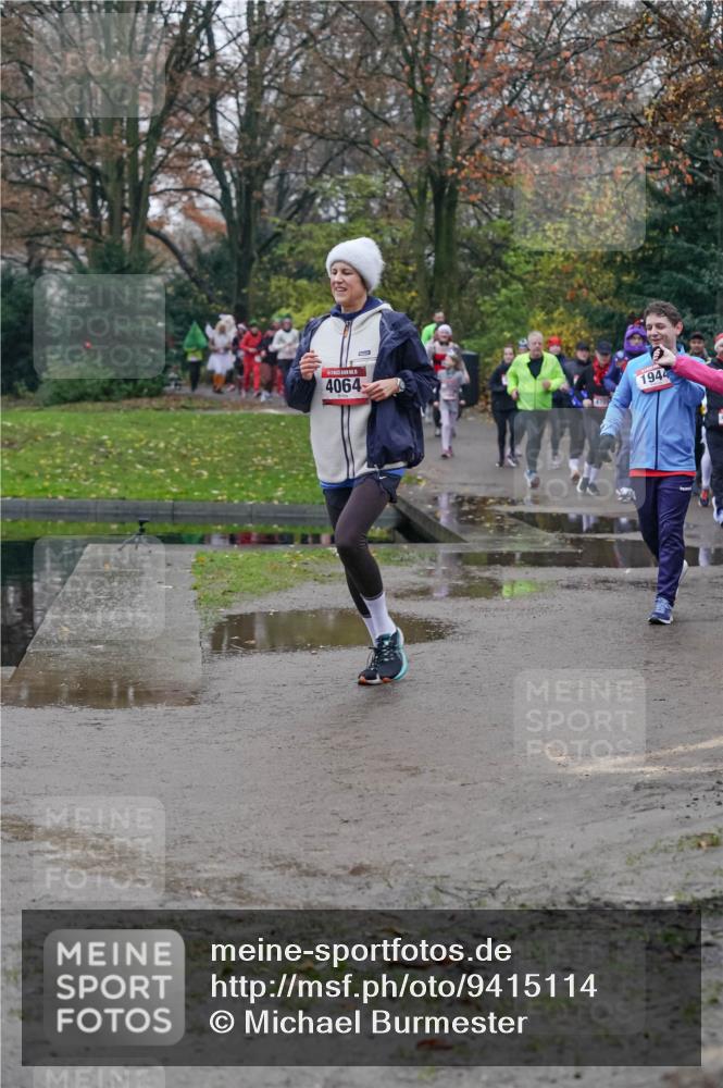 07.12.2025 - St. Pauli X-Mass-Run No. 15 Michael Burmester http://msf.ph/oto/9415114 07.12.2025 10:06:45 Laufen 4064, 1944 meine-sportfotos.de