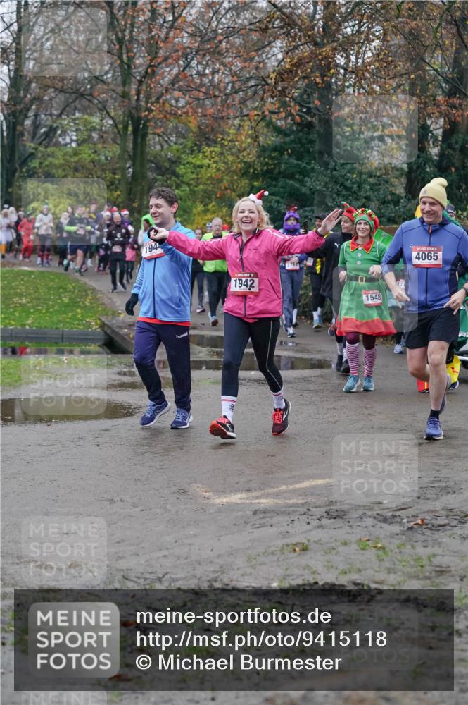 07.12.2025 - St. Pauli X-Mass-Run No. 15 Michael Burmester http://msf.ph/oto/9415118 07.12.2025 10:06:46 Laufen 194, 1942, 1548, 4065 meine-sportfotos.de