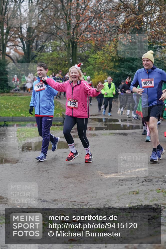 07.12.2025 - St. Pauli X-Mass-Run No. 15 Michael Burmester http://msf.ph/oto/9415120 07.12.2025 10:06:47 Laufen 1944, 1942, 4065 meine-sportfotos.de