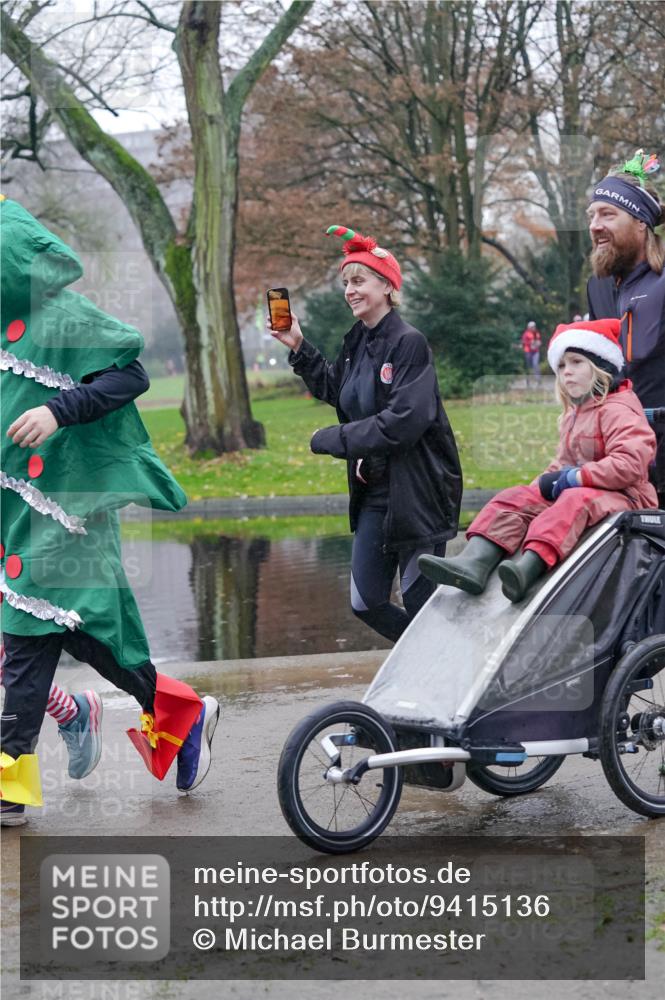 07.12.2025 - St. Pauli X-Mass-Run No. 15 Michael Burmester http://msf.ph/oto/9415136 07.12.2025 10:06:50 Laufen  meine-sportfotos.de