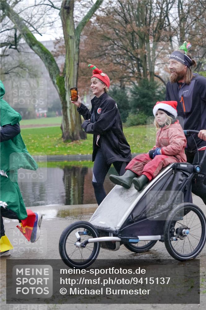 07.12.2025 - St. Pauli X-Mass-Run No. 15 Michael Burmester http://msf.ph/oto/9415137 07.12.2025 10:06:50 Laufen  meine-sportfotos.de