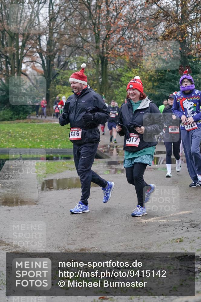 07.12.2025 - St. Pauli X-Mass-Run No. 15 Michael Burmester http://msf.ph/oto/9415142 07.12.2025 10:06:52 Laufen 4316, 4317, 4697, 2723 meine-sportfotos.de