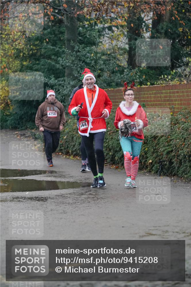 07.12.2025 - St. Pauli X-Mass-Run No. 15 Michael Burmester http://msf.ph/oto/9415208 07.12.2025 10:07:17 Laufen 4758, 444, 43 meine-sportfotos.de