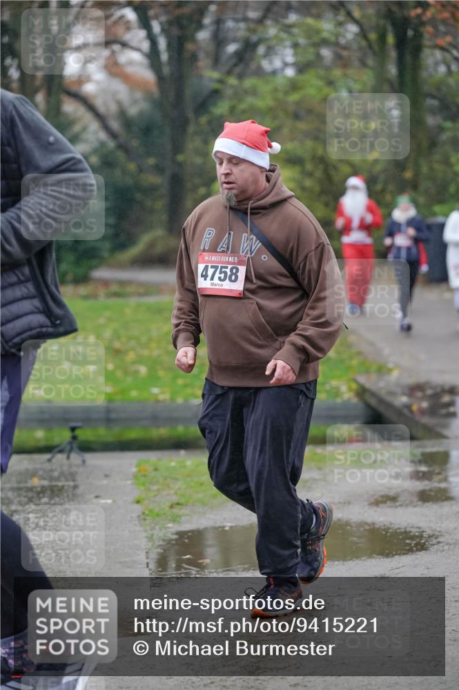 07.12.2025 - St. Pauli X-Mass-Run No. 15 Michael Burmester http://msf.ph/oto/9415221 07.12.2025 10:07:24 Laufen 15, 4758 meine-sportfotos.de